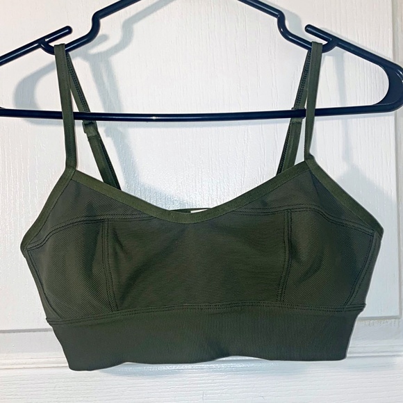 Aerie Matching Workout Set in Green! - Picture 6 of 8
